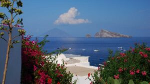 Capri o Ischia: quale isola conviene visitare in primavera e perché