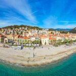 Vista panoramica della Riviera ligure, con paesaggi incantevoli e borghi caratteristici.